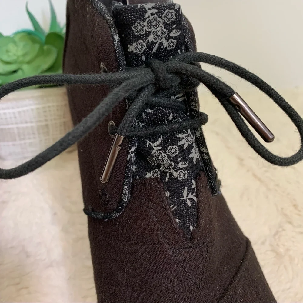 Toms espadrille wedge black lace up booties